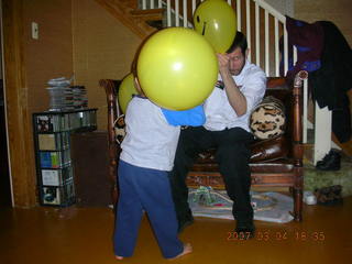 Gaby's fourth birthday -  Gaby, Eric -- balloons