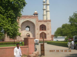 26 69e. on the way to Agra