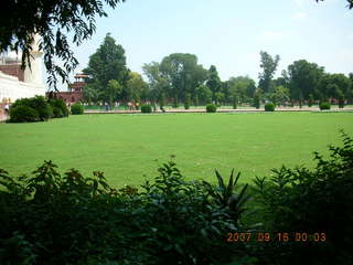 63 69e. Taj Mahal lawn