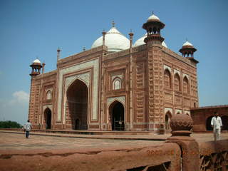 136 69e. Taj Mahal mosque