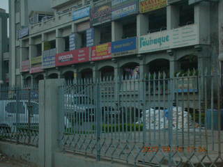 4 69g. morning run, Gurgaon, India - shopping center