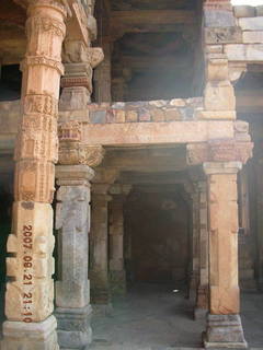 108 69h. Qutub Minar, Delhi - ornate columns