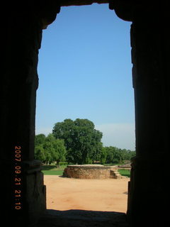 111 69h. Qutub Minar, Delhi - doorway