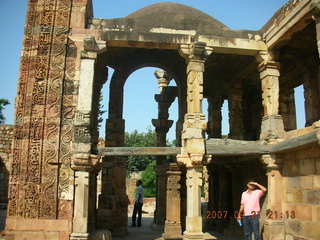 120 69h. Qutub Minar, Delhi - two-story columns