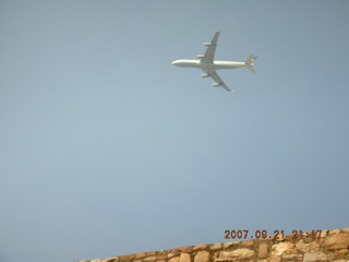 129 69h. Qutub Minar, Delhi - Boeing 747 flying over