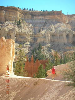 Bryce Canyon - Peek-a-boo loop - Adam (small)