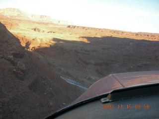 118 6bf. Flying with LaVar Wells - approach canyon to Hidden Splendor (WPT660) - aerial