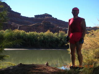 177 6bg. Canyonlands National Park - Lathrop Trail hike - Adam (tripod) - Colorado River