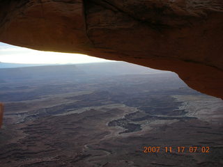 18 6bh. Canyonlands National Park - Mesa Arch dawn