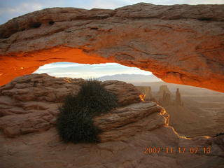 32 6bh. Canyonlands National Park - Mesa Arch dawn
