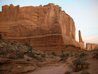 3 6bj. Arches National Park - Park Avenue Trail at daybreak