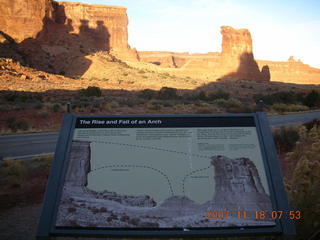 41 6bj. Arches National Park - Park Avenue Trail at daybreak