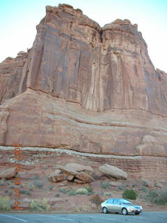 44 6bj. Arches National Park - Park Avenue Trail at daybreak