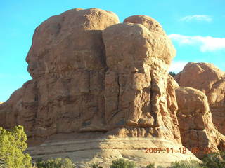 64 6bj. Arches National Park - elephant