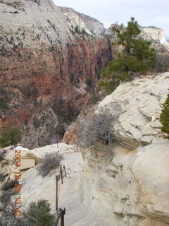 64 6cv. Zion National Park - Angels Landing hike - chains - top