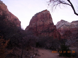 8 6cx. Zion National Park - sunrise Angels Landing hike