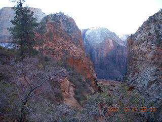18 6cx. Zion National Park - sunrise Angels Landing hike