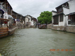 80 6kv. eclipse - Shanghai - Zhu Jia Jiao village - boat ride