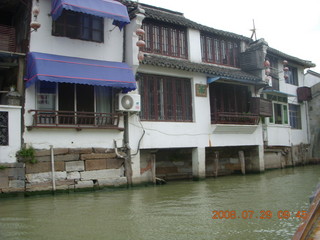 82 6kv. eclipse - Shanghai - Zhu Jia Jiao village - boat ride