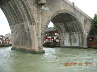 142 6kv. eclipse - Shanghai - Zhu Jia Jiao village - boat ride