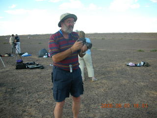 212 6l1. eclipse - Jiayuguan - Gobi Desert - Malcolm getting ready