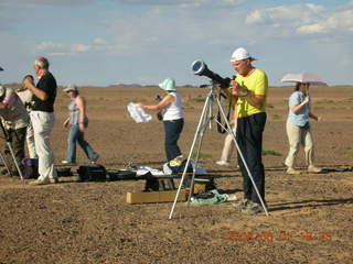 227 6l1. eclipse - Jiayuguan - Gobi Desert - Bill getting ready