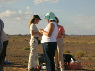 251 6l1. eclipse - Jiayuguan - Gobi Desert - getting ready