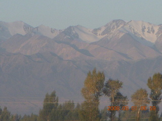 41 6l1. eclipse - Jiuquan morning run - mountains