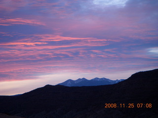 10 6pr. Arches National Park - Delicate Arch hike - red sky of sunrise