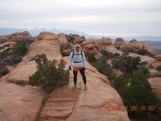 95 6pr. Arches National Park - Devils Garden trail - Adam
