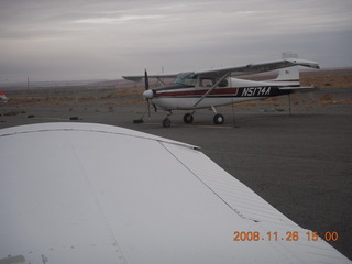560 6ps. Hanksville Airport (HVE) - N5174A seen from N4372J