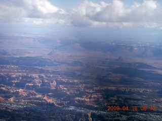 110 6ug. aerial - Canyonlands - Needles