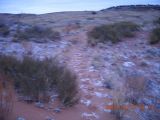 7 6uh. Canyonlands - Lathrop trail hike - sandy grass