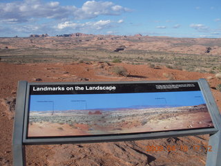 289 6uj. Arches National Park - viewpoint and sign