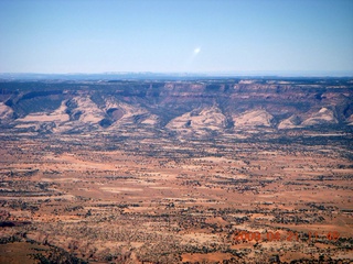 157 6um. aerial - Monument Valley - reef
