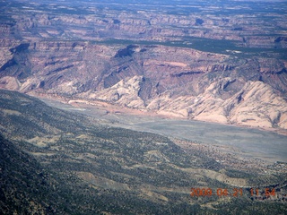 159 6um. aerial - Monument Valley - reef