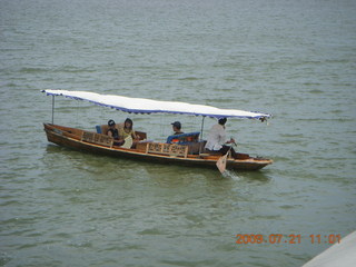 67 6xm. China eclipse - West Lake boat ride