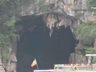 195 6xq. China eclipse - Li River  boat tour - Crown Cave
