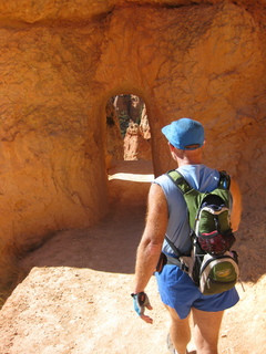 118 702. Bryce Canyon amphitheater hike - Adam