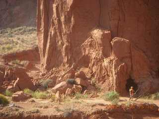 293 704. Escalante to Kodachrome - Panorama trail - Cool Cave - Adam