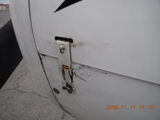 79 71b. N4372J small oil leak