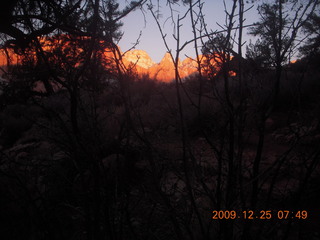 12 72r. Zion National Park - Watchman hike - first sun