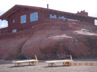 123 771. Tangri-la (UT68), Caveman Ranch