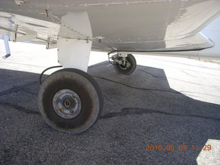 237 773. N4372J white-dusty wheels