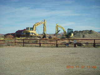 123 7dt. Moab trip - drive from Canyonlands - Shell station