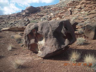 67 7j7. Canyonlands Lathrop hike/run - neat rock