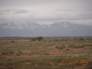 22 7j8. dirt road drive to Anticline Overlook