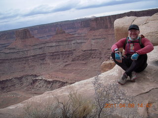 235 7j9. Dead Horse Point - Rim View - Adam (tripod)