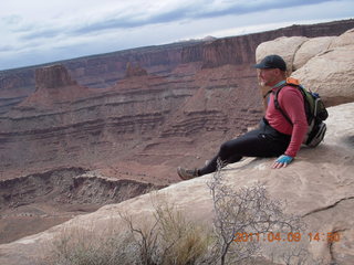 239 7j9. Dead Horse Point - Rim View - Adam (tripod)