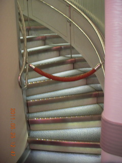 25 7kr. stairs to heaven (or business class)